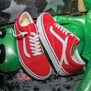 Old Skool Low Top Vans Red Skate Sneakers